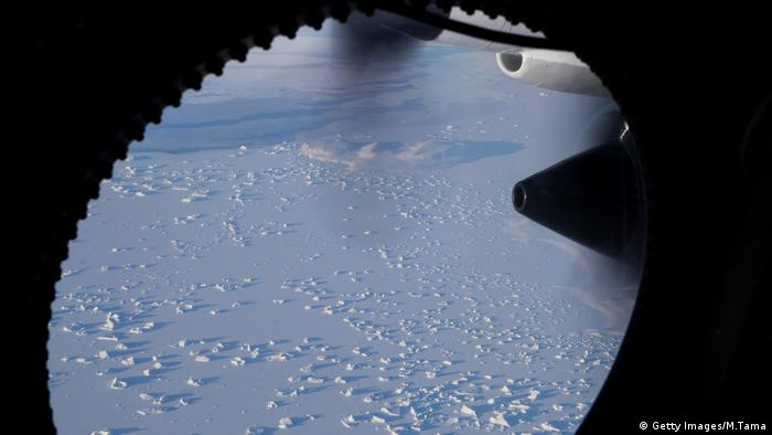 NASA Operation IceBridge (Getty Images/M.Tama)