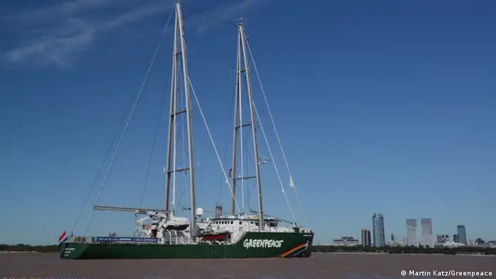 Greenpeace - Rainbow Warrior in Buenos Aires (Martin Katz/Greenpeace)