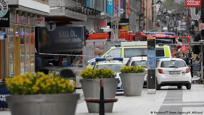 Schweden Stockholm LKW fährt in Menschenmenge (Reuters/TT News Agency/A. Wiklund)