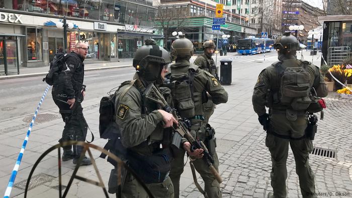 Schweden Stockholm LKW fährt in Menschenmenge (Reuters/D. Dikson)