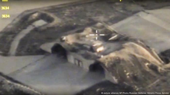 Syrien US-Angriff auf Luftwaffenbasis Al-Schairat (picture alliance/AP Photo/Russian Defense Ministry Press Service)