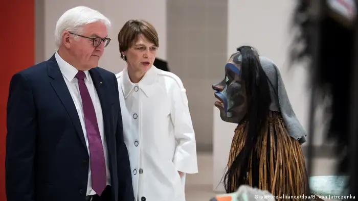 Athen Bundespräsident Steinmeier in documenta 1 (picture-alliance/dpa/B. von Jutrczenka)