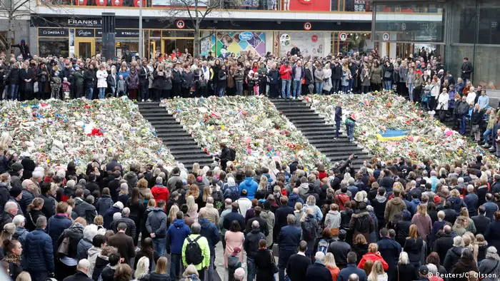 Schweden Schweigeminute in Stockholm (Reuters/C. Olsson)