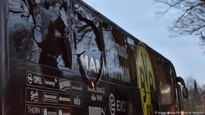 Explosion am BVB Bus (picture-alliance/AP Photo/M. Meissner)