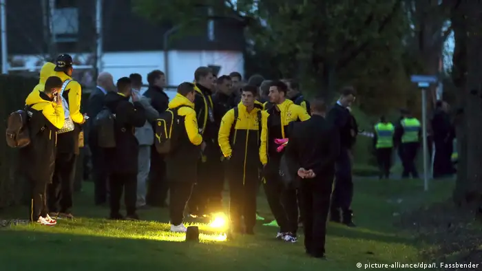 Jugadores del Borussia Dortmund tras las explosiones.