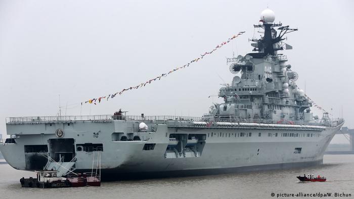 China Marine Flugzeugträger Minsk (picture-alliance/dpa/W. Bichun)