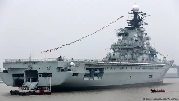 China Marine Flugzeugträger Minsk (picture-alliance/dpa/W. Bichun)