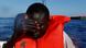 Libyen Mittelmeer - Flüchtlinge von Schlauchboot gerettet Libyen Mittelmeer - Flüchtlinge von Schlauchboot gerettet