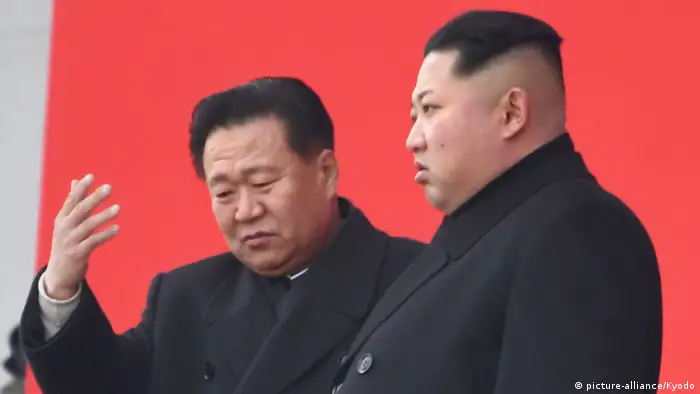 Nordkorea Kim Jong Un mit Choe Ryong Hae