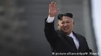 Nordkorea Militärparade in Pjöngjang Kim Jong Un