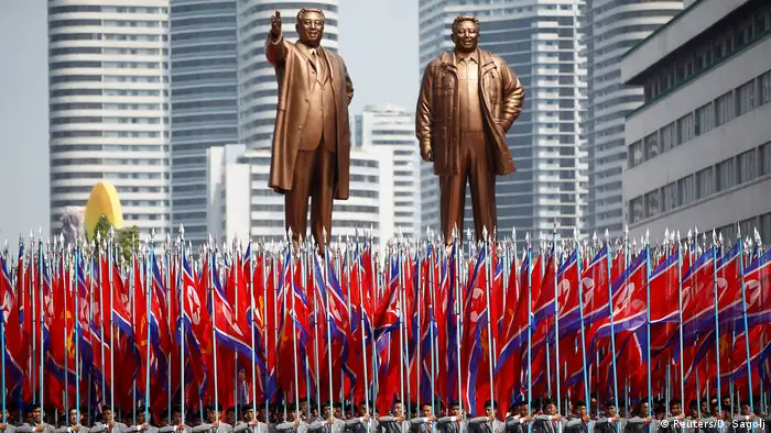 Nordkorea Militärparade in Pjöngjang (Reuters/D. Sagolj)