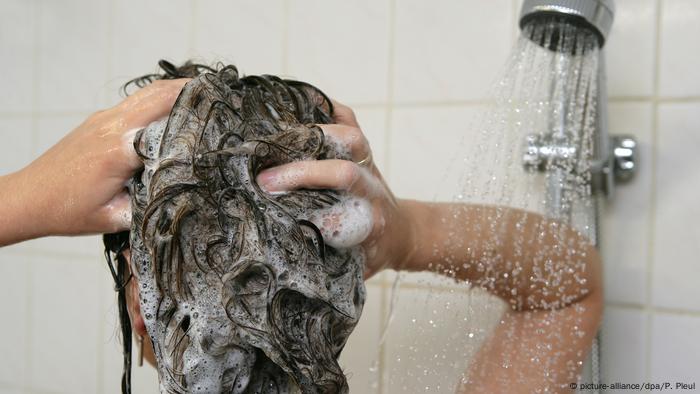 Dusche Haare waschen