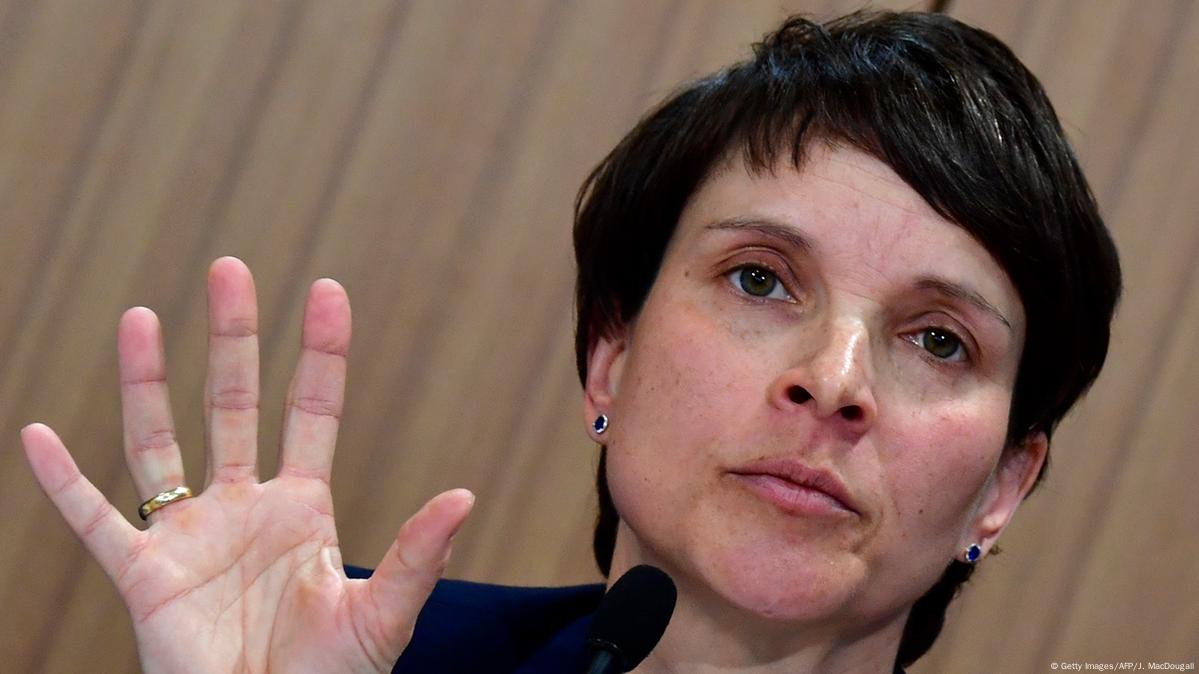 Frauke Petry's Parliamentary Immunity Lifted – DW – 08/29/2017