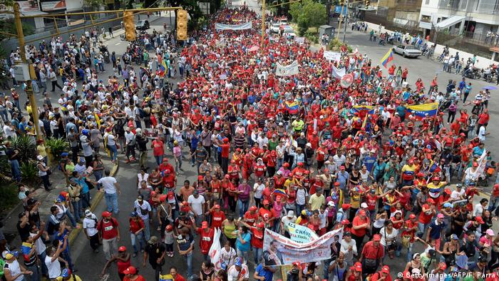 Митинг сторонников Николаса Мадуро в Каракасе, 19 апреля 2017 г.