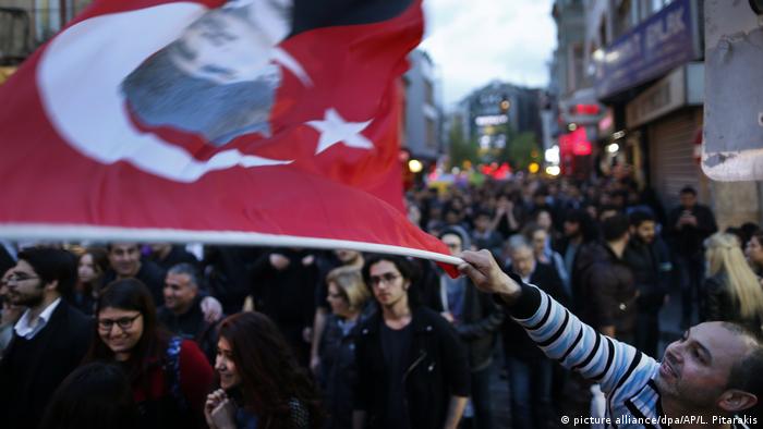 Türkei Proteste gegen Referendum in Istanbul