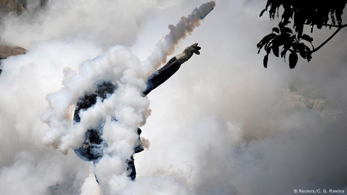 Venezuela Schwere Ausschreitungen bei Protesten (Reuters/C. G. Rawlins)