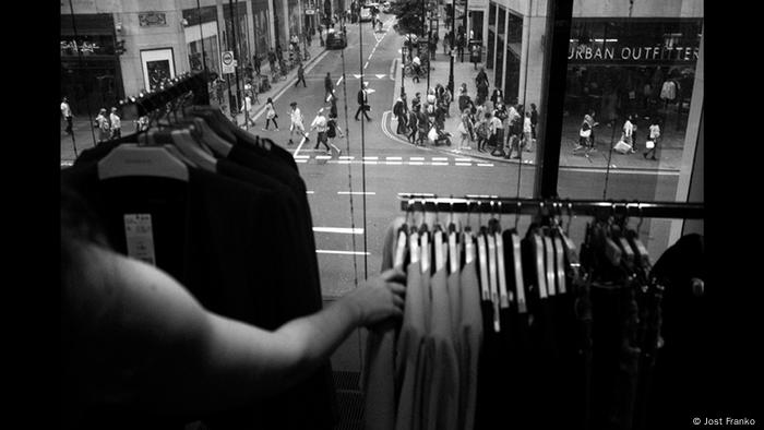 London reatil store, B&W photo by Jost Franko (Jost Franko )