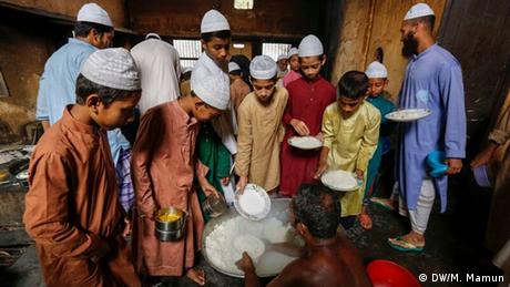 Bangladesch Islam - Szenen aus Madrasa (DW/M. Mamun)