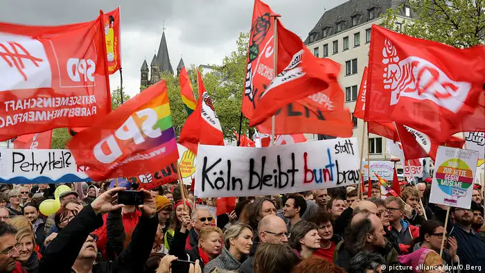 Disturbios enmarcan congreso AfD en Colonia
