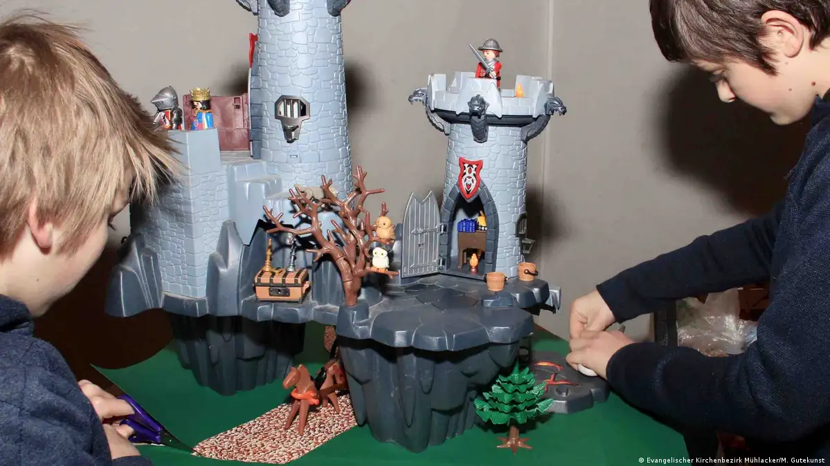 Playmobil Great Dragon Castle 4835 - Playmobil castle toys