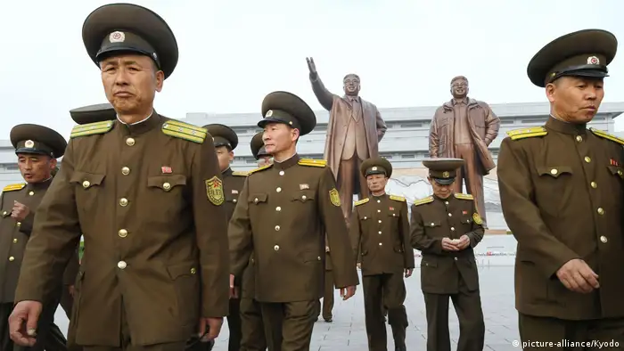 Nordkorea Jahrestag der Volksarmee (picture-alliance/Kyodo)
