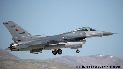 Türk Hava Kuvvetleri'nde kullanılan bir F-16 savaş uçağı