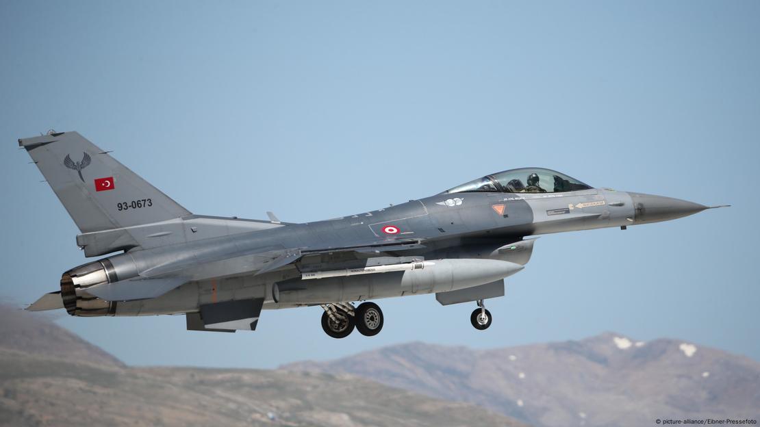 Türk Hava Kuvvetleri'ne ait bir F-16 savaş uçağı - (08.05.2016 / Konya)
