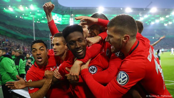 Fußball DFB-Pokal Borussia Mönchengladbach - Eintracht Frankfurt (Reuters/K. Pfaffenbach)