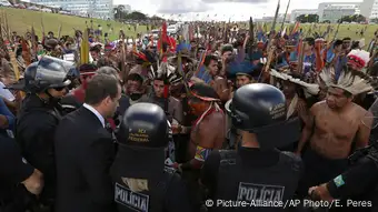 Protest of indigenous groups in Brasilia