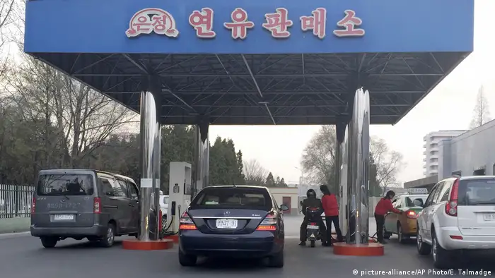 Nordkorea Tankstelle in Pjöngjang