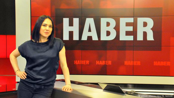 Arşiv - Banu Güven, İMC TV haber stüdyosunda (14.04.2016)