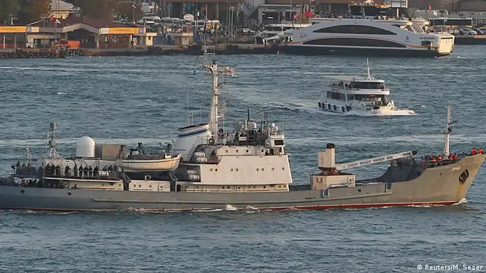 Türkei Russisches Kriegsschiff Lima auf dem Bosporus (Reuters/M. Sezer)