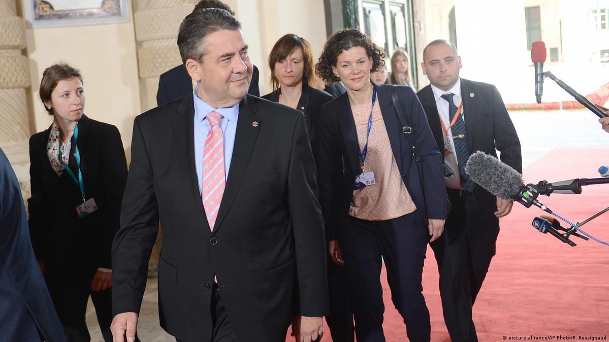 Berlin pushes to continue TurkeyEU talks DW 04/28/2017