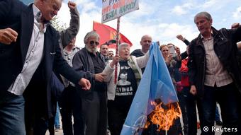 Montenegro Parlament Diskussion NATO-Beitritt | Protest