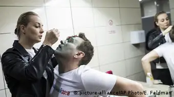 Russland | Oppositionsführer Alexei Navalny nach Attacke mit Zelyonka (brilliant green antiseptic)