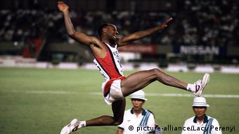 Leichtathletik-Weltmeisterschaften 1991 in Tokio | Mike Powell, USA, Weitsprung