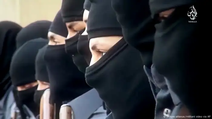 Libyen Islamischer Staat Propaganda Video (picture-alliance/militant video via AP)