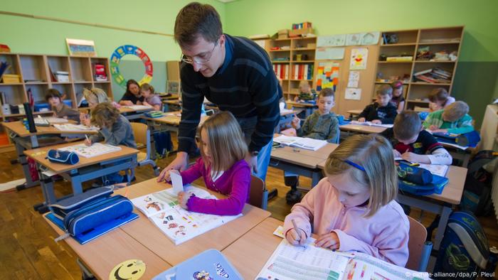 germany-facing-shortfall-of-35-000-primary-school-teachers-study-dw