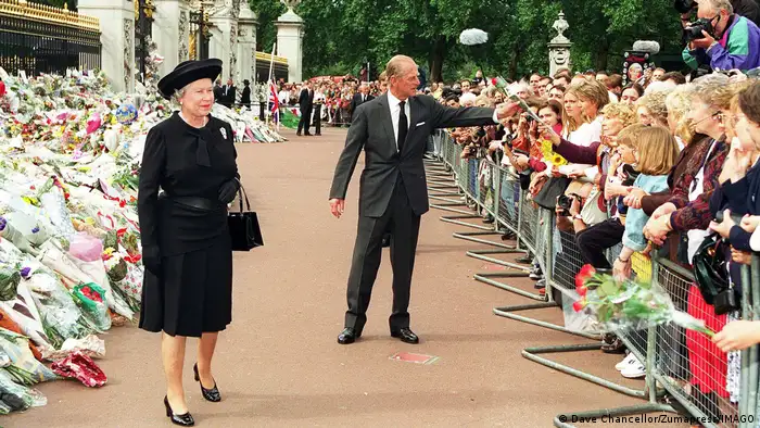 Queen Elizabeth und Prinz Philip Trauer um Diana