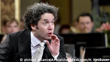 Gustavo Dudamel dimite como director de la Ópera de París