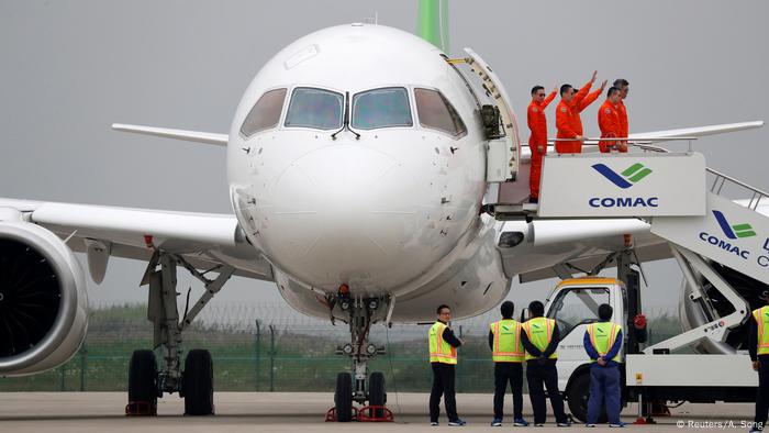 China Erstflug Comac C919 (Reuters/A. Song)