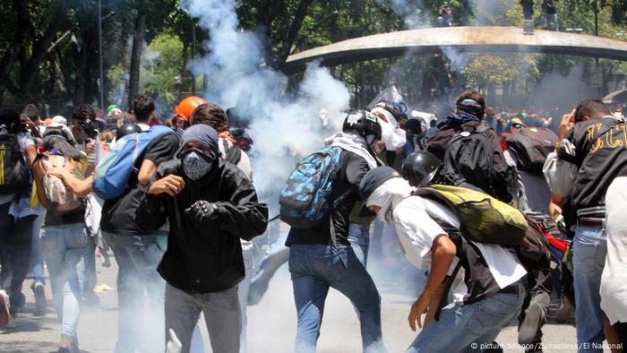 Unruhen in Venezuela (picture-alliance/Zumapress/El Nacional)