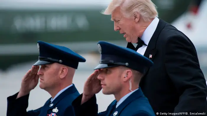USA Donald Trump auf dem John F. Kennedy Flughafen (Getty Images/AFP/B. Smialowski)