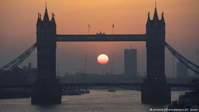 England Tower Bridge in London (picture-alliance/empics/V. Jones)