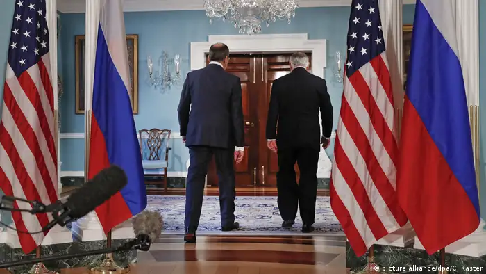 USA Rex Tillerson empfängt Sergej Lawrow (picture alliance/dpa/C. Kaster)