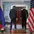 Глава МИД России Сергей Лавров госсекретарь США Рекс Тиллерсон уходят с пресс-конференции в Вашингтоне