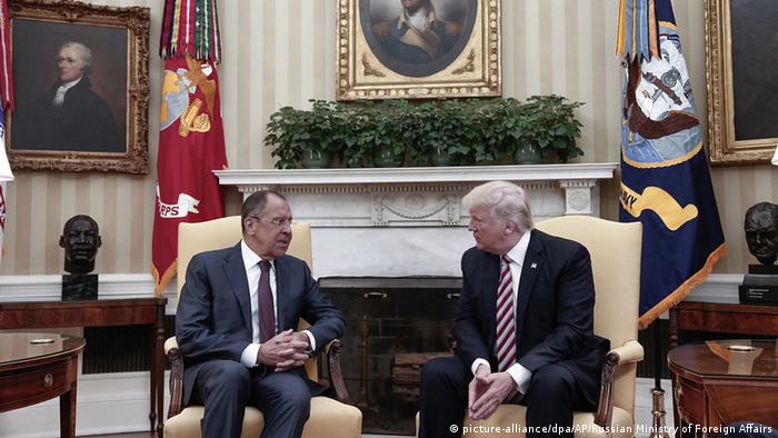Снимка: Вече е официално: Тръмп издава тайни на Кремъл