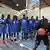 Senegal Ex-NBA Spieler Olumide Oyedeji trainiert mit spielern in Thies
