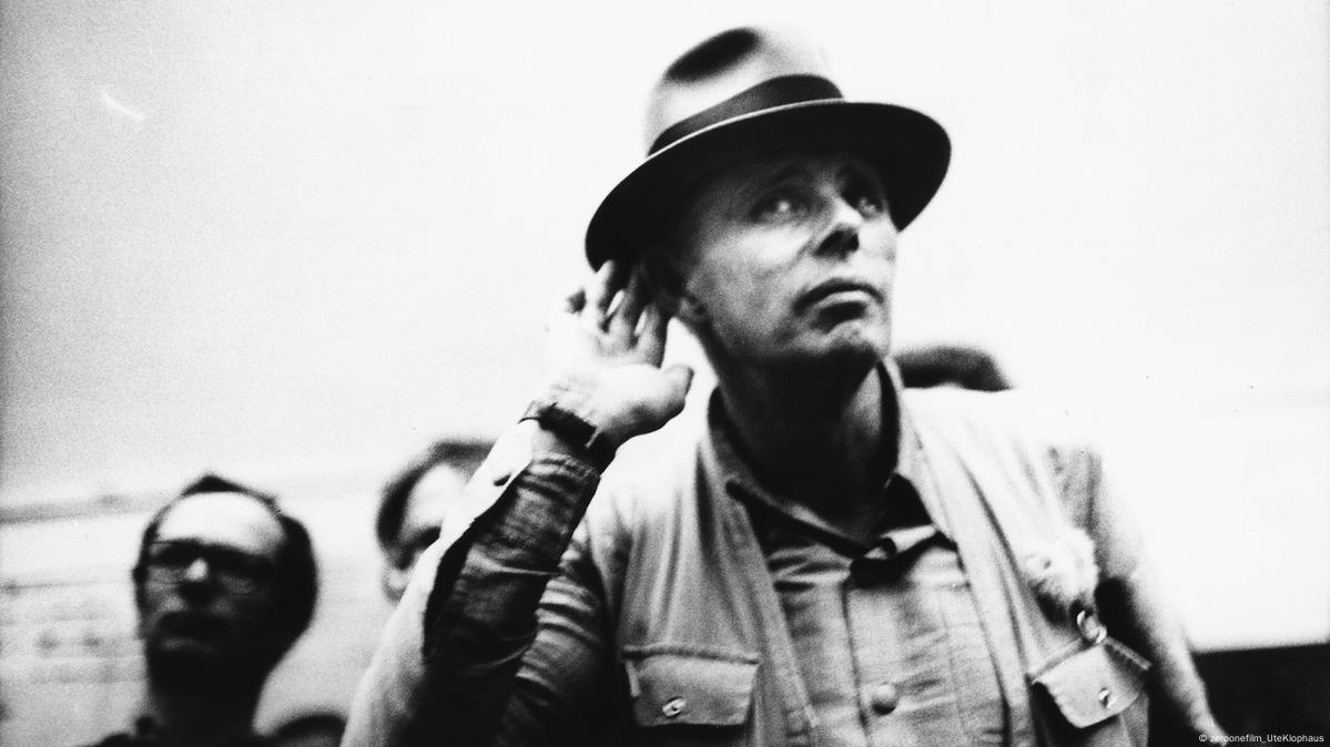 洋書 JOSEPH BEUYS WE GO THIS WAY Caroline Tisdall, Joseph Beuys: We Go This Way – Claire de Rouen