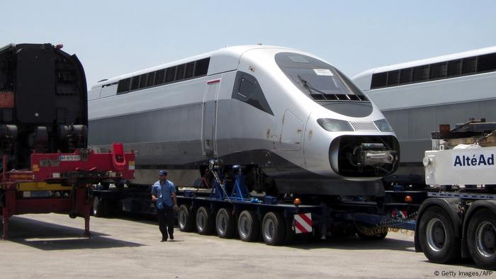 MOROKKO TGV Zug wird angeliefert (Getty Images/AFP)